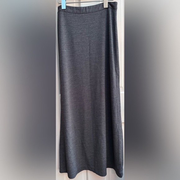 Elegant Gray Maxi Skirt - Picture 1 of 3